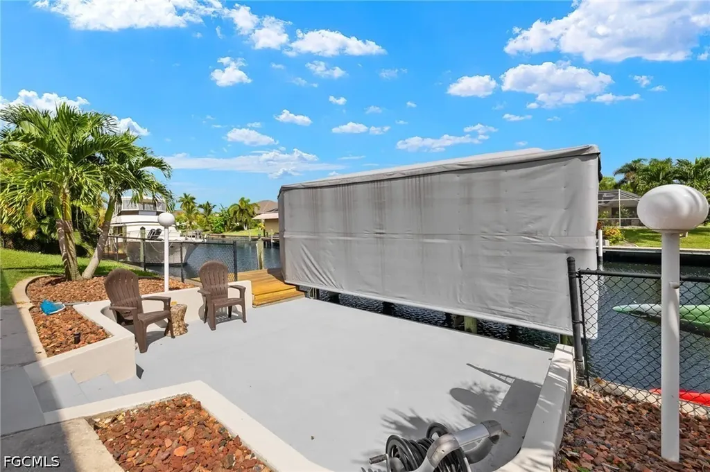 2223 SE 10th Lane Cape Coral FL 33990