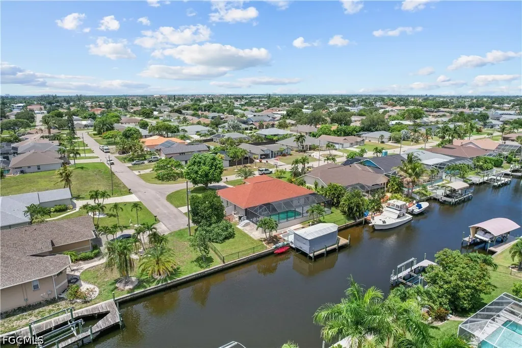 2223 SE 10th Lane Cape Coral FL 33990