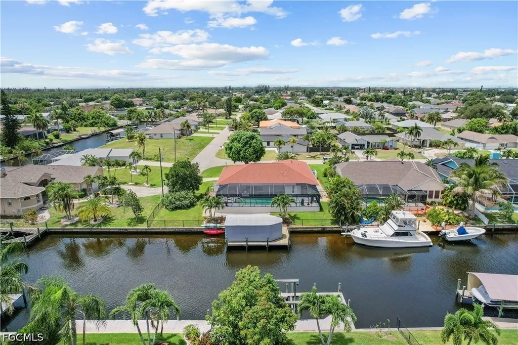 2223 SE 10th Lane Cape Coral FL 33990