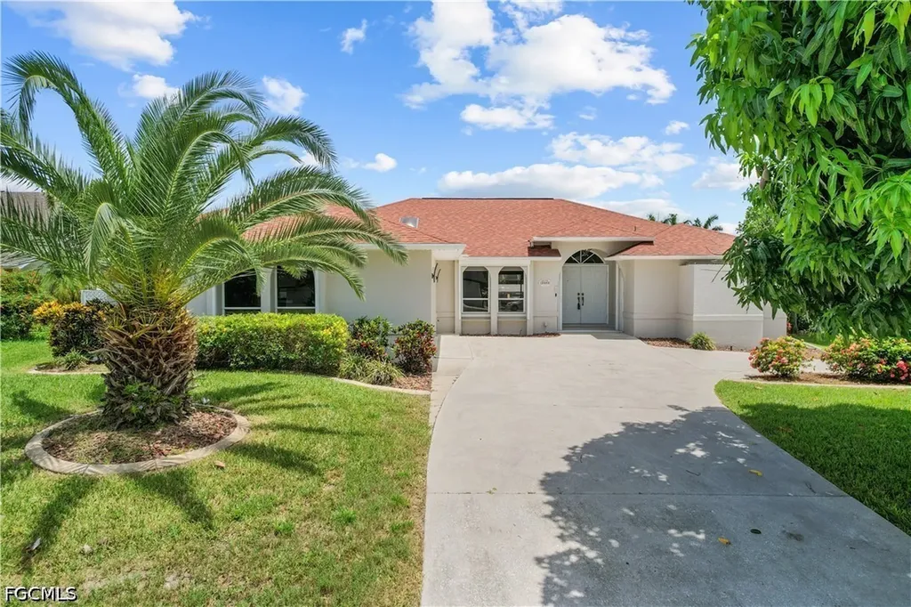 2223 SE 10th Lane Cape Coral FL 33990