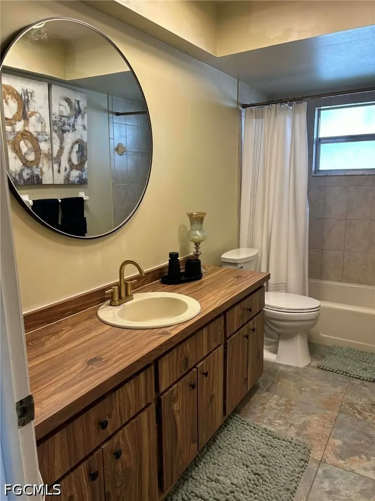 919 SE 14th Street Cape Coral FL 33990