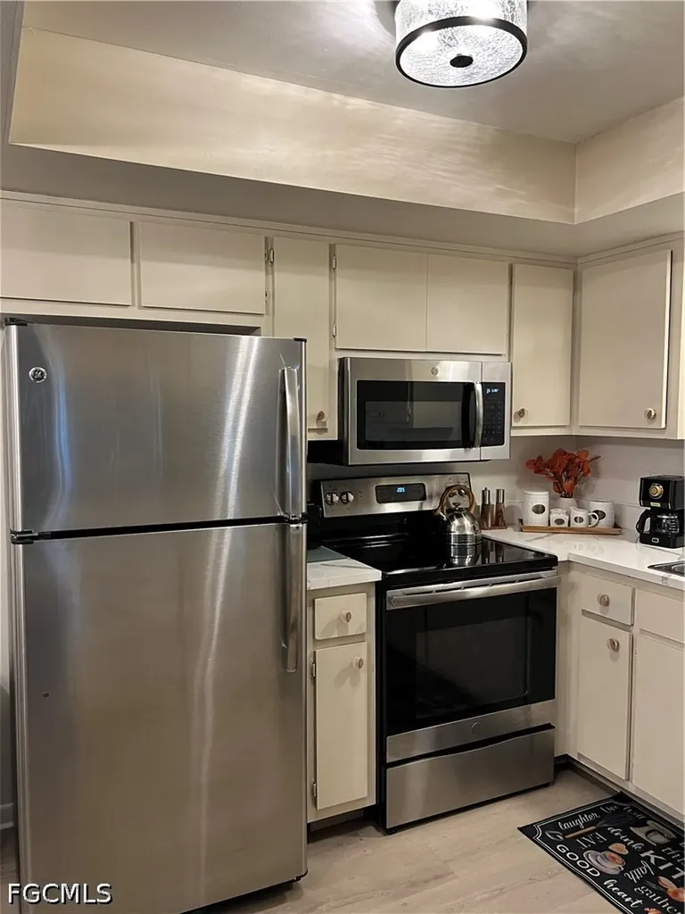919 SE 14th Street Cape Coral FL 33990