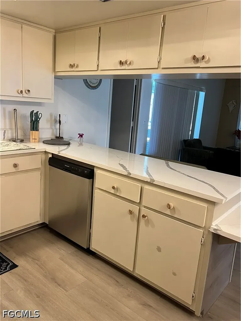 919 SE 14th Street Cape Coral FL 33990