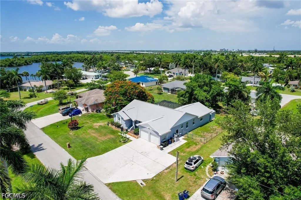 320 Georgia Avenue Fort Myers FL 33905