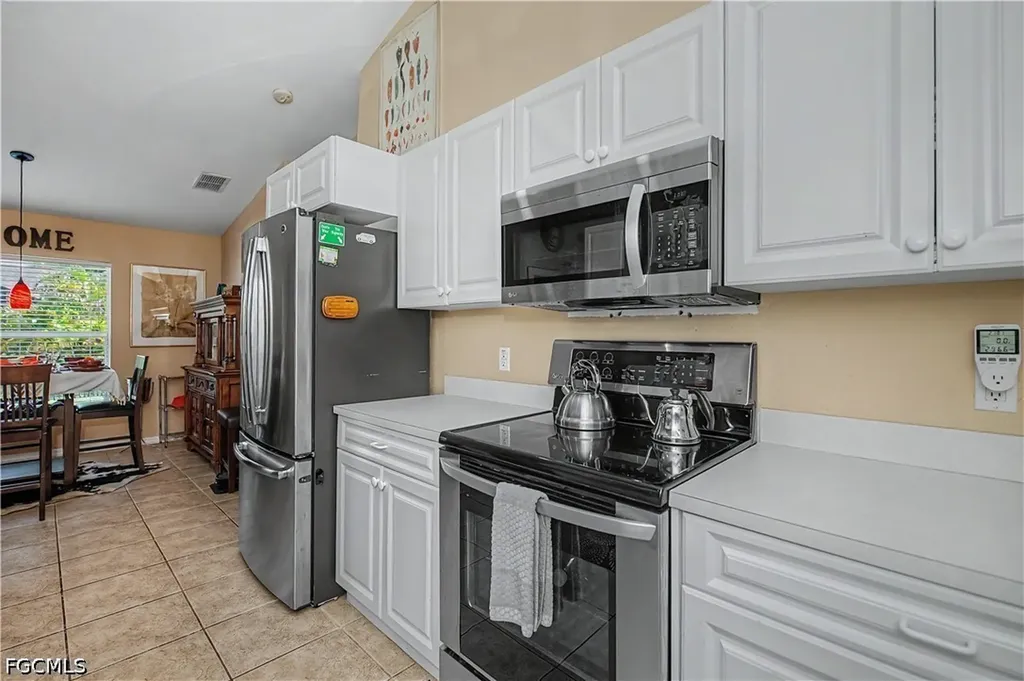 905 NE 17th Street Cape Coral FL 33909