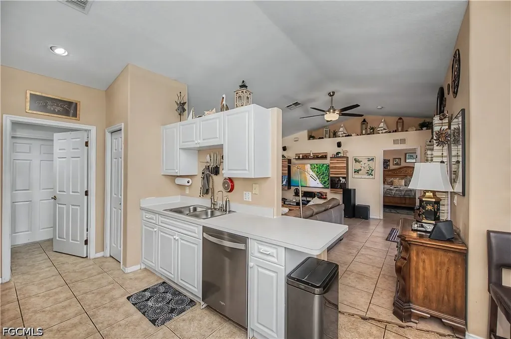 905 NE 17th Street Cape Coral FL 33909