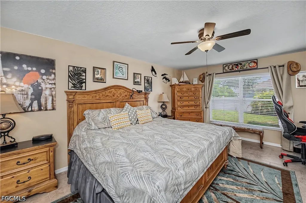 905 NE 17th Street Cape Coral FL 33909