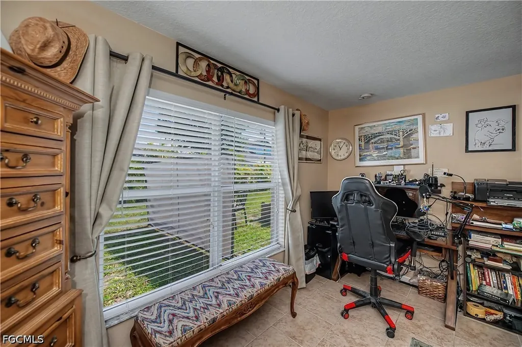 905 NE 17th Street Cape Coral FL 33909