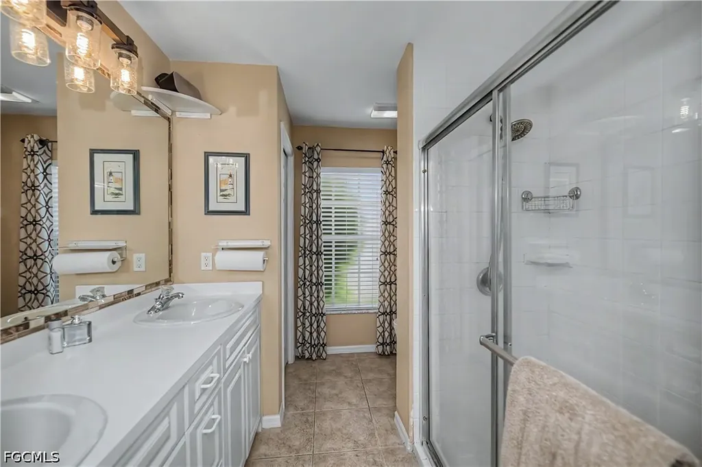 905 NE 17th Street Cape Coral FL 33909