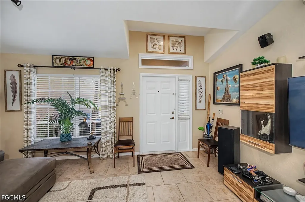 905 NE 17th Street Cape Coral FL 33909