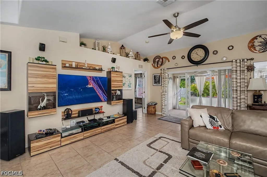905 NE 17th Street Cape Coral FL 33909