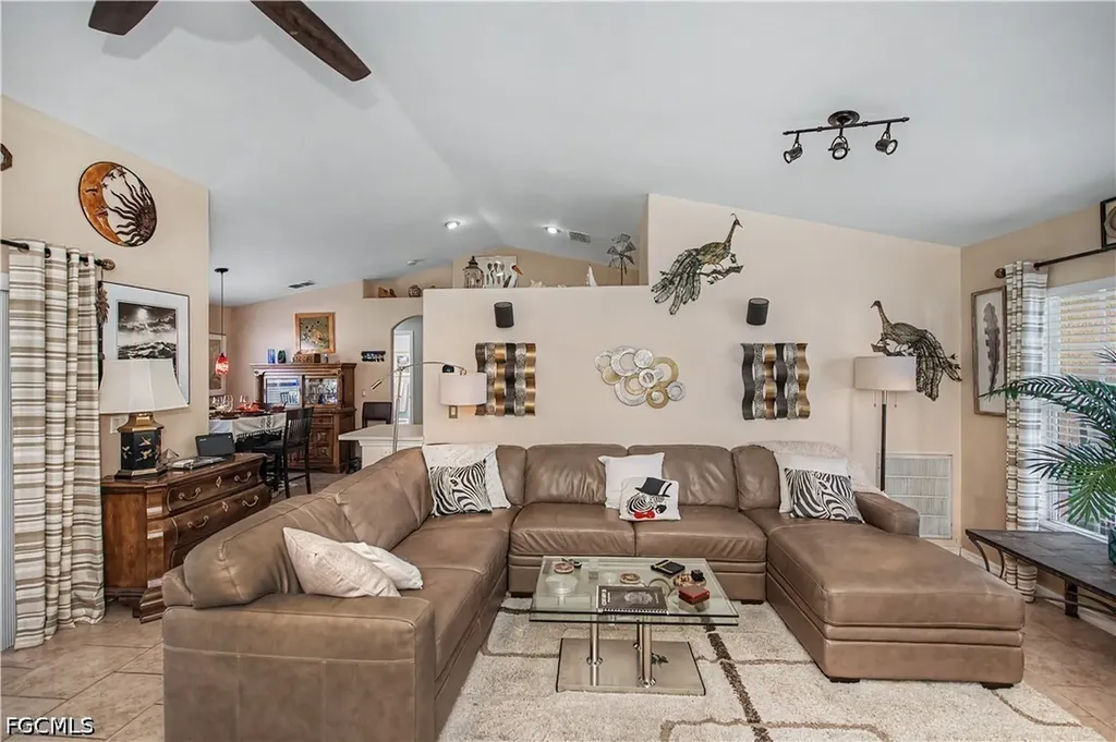 905 NE 17th Street Cape Coral FL 33909