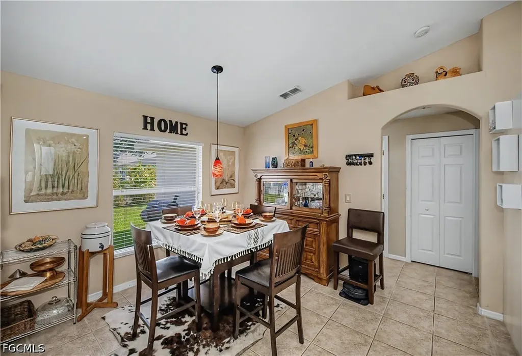 905 NE 17th Street Cape Coral FL 33909
