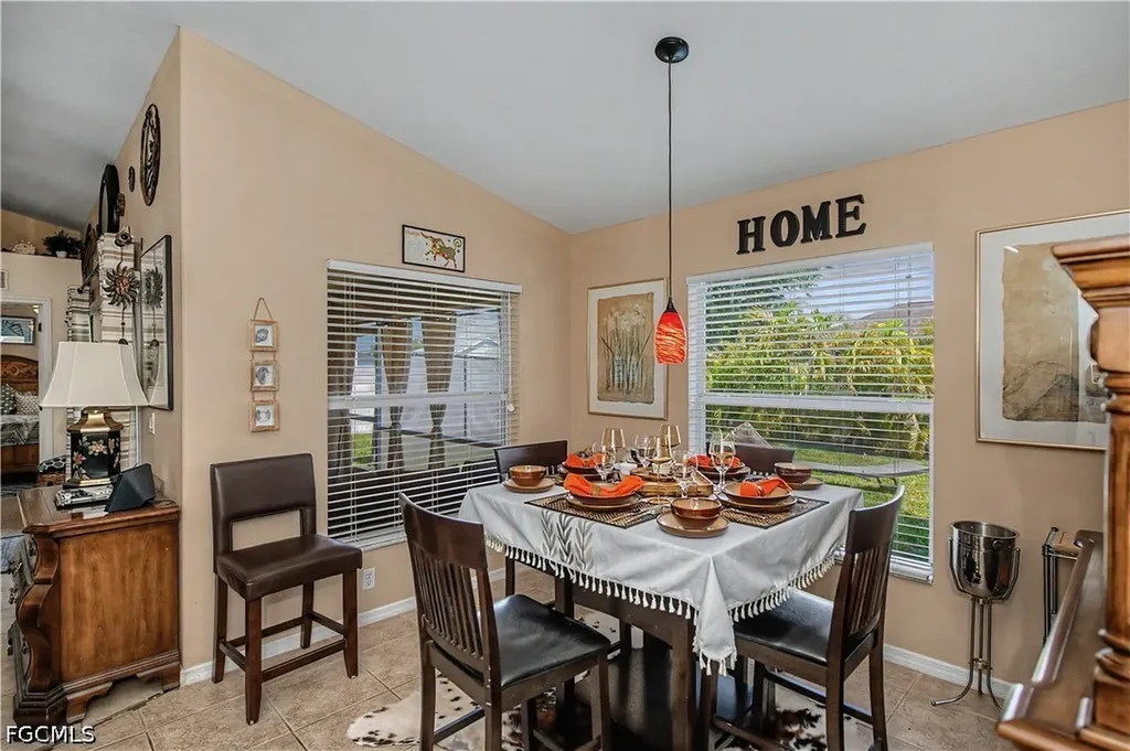 905 NE 17th Street Cape Coral FL 33909