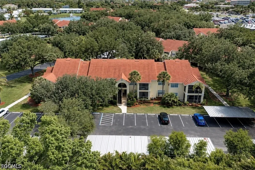 Fort Myers FL, 12591 Equestrian Circle, Unit 1210