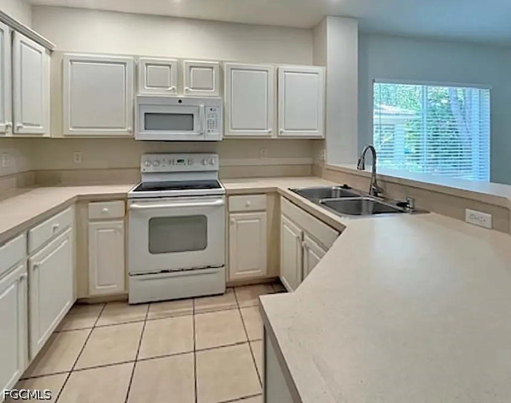 8155 Pacific Beach Drive Fort Myers FL 33966