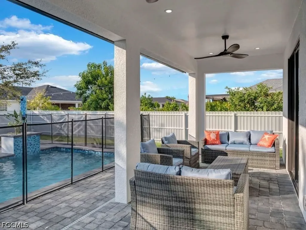 1002 NE 2nd Place Cape Coral FL 33909