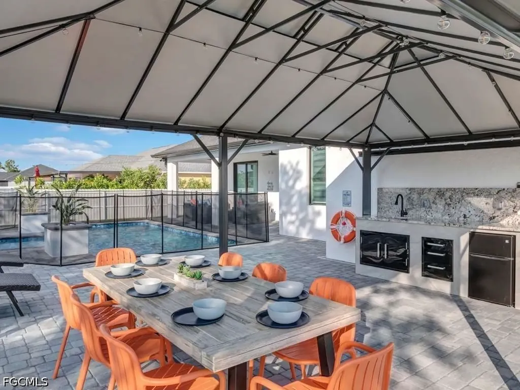 1002 NE 2nd Place Cape Coral FL 33909