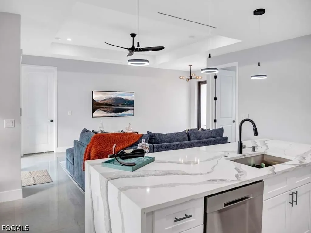 1002 NE 2nd Place Cape Coral FL 33909