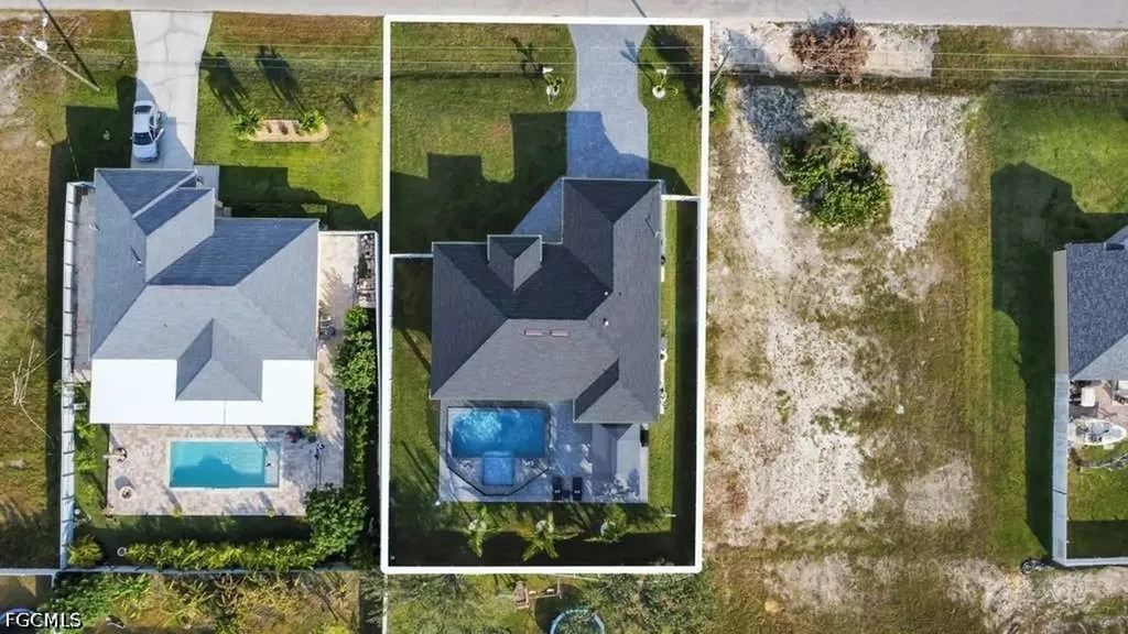1002 NE 2nd Place Cape Coral FL 33909