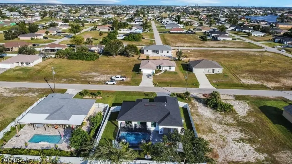 1002 NE 2nd Place Cape Coral FL 33909