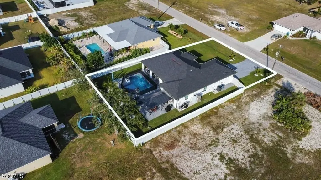 1002 NE 2nd Place Cape Coral FL 33909