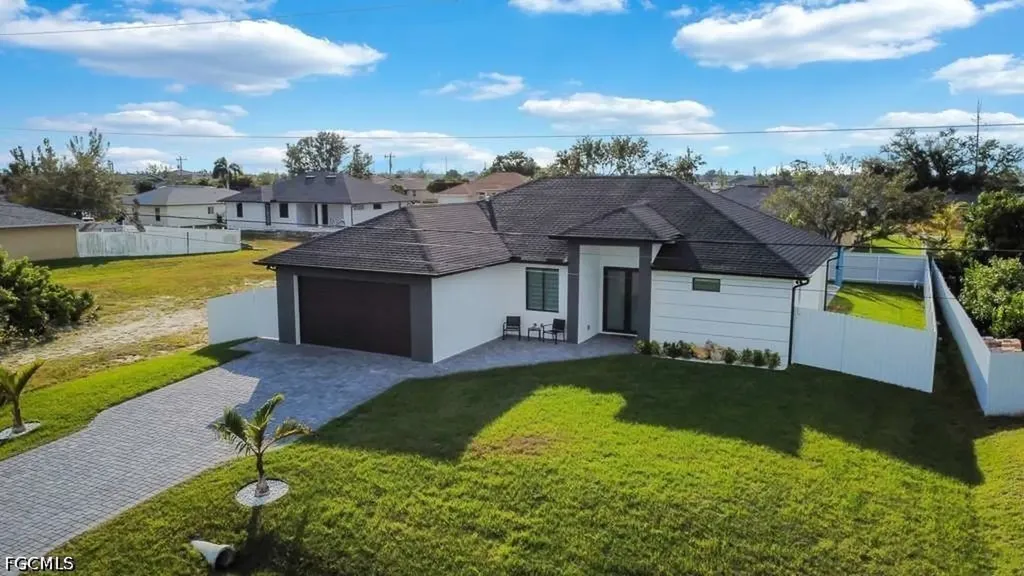 1002 NE 2nd Place Cape Coral FL 33909
