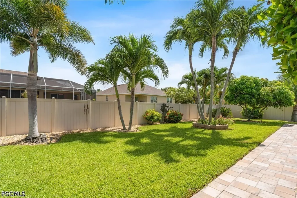 2721 Gleason Parkway Cape Coral FL 33914