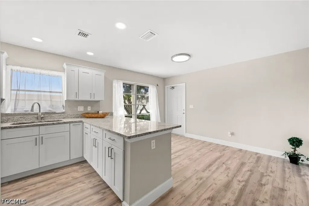 1345 SE 40th Terrace Cape Coral FL 33904