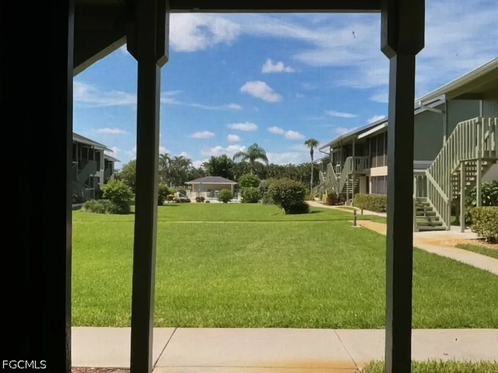 5501 Rattlesnake Hamm Road Naples FL 34113