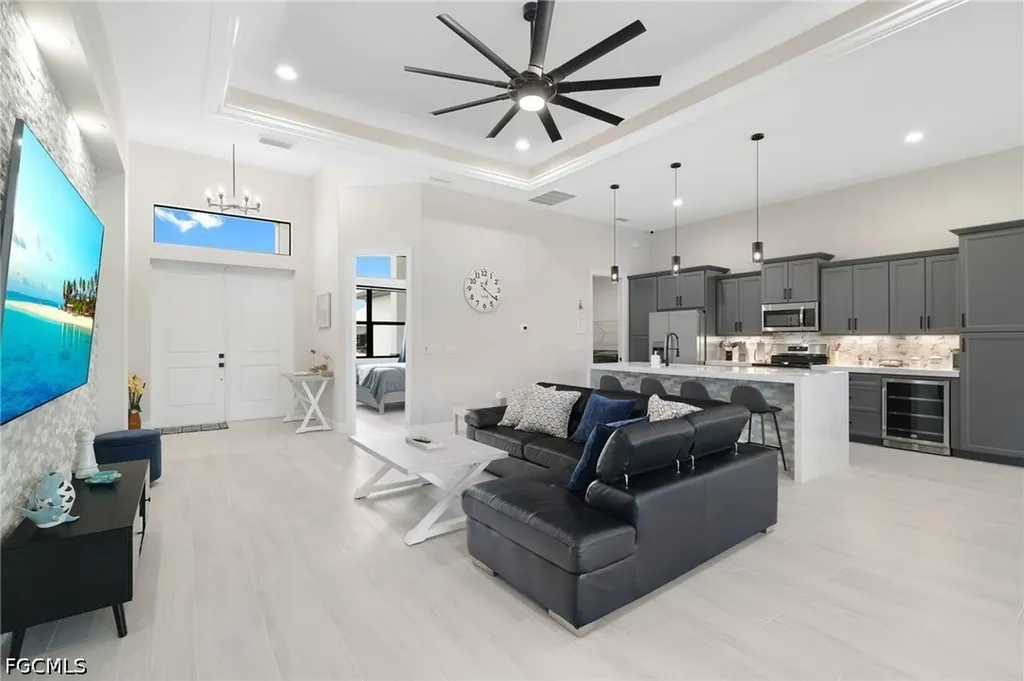 1806 NW 38th Place Cape Coral FL 33993