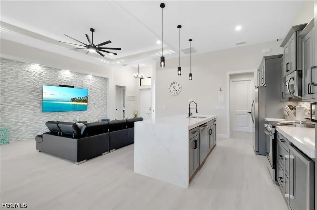 1806 NW 38th Place Cape Coral FL 33993