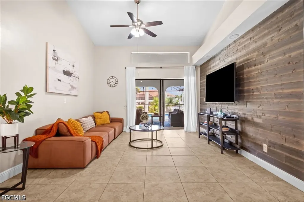 3411 SW 2nd Avenue Cape Coral FL 33914