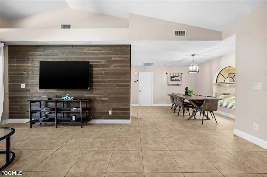 3411 SW 2nd Avenue Cape Coral FL 33914