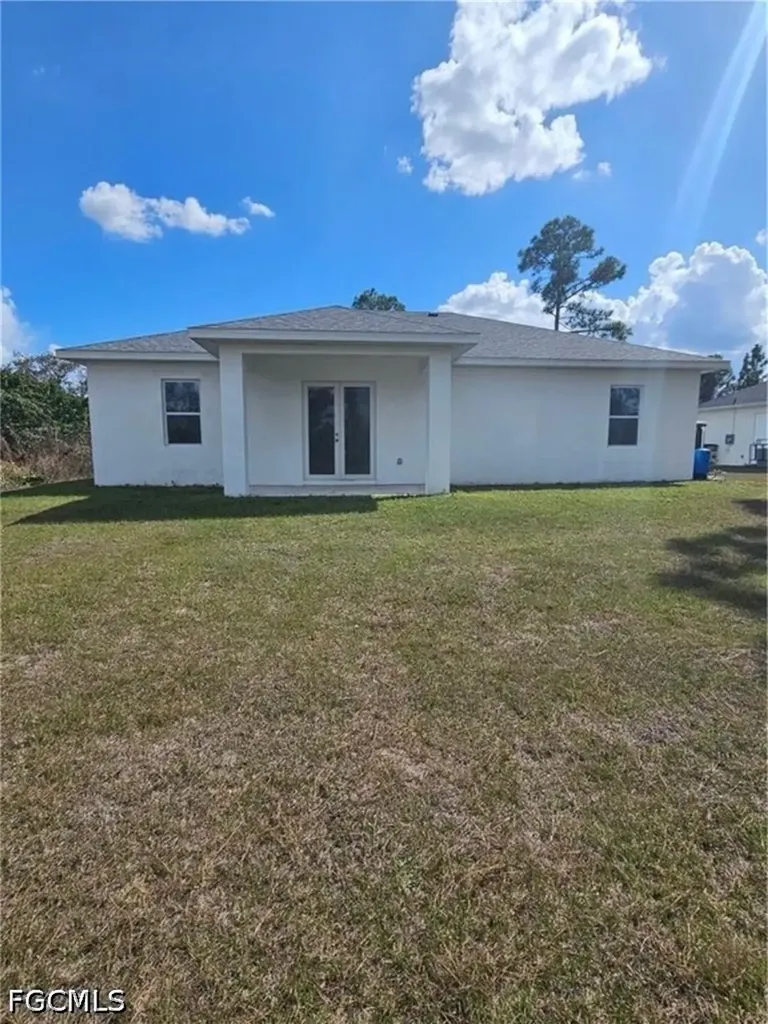 1147 Antonio Street E Lehigh Acres FL 33974