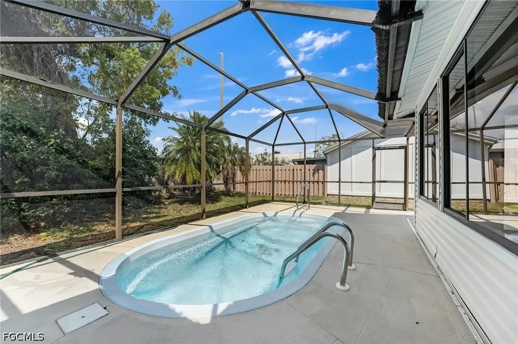 5581 Longleaf Drive North Fort Myers FL 33917