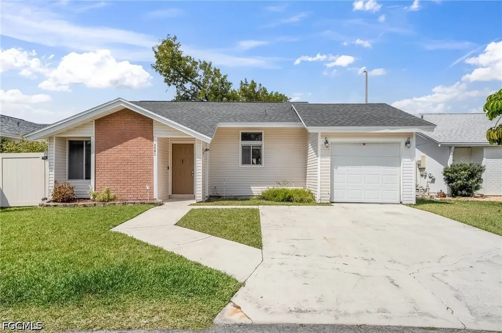 5581 Longleaf Drive North Fort Myers FL 33917