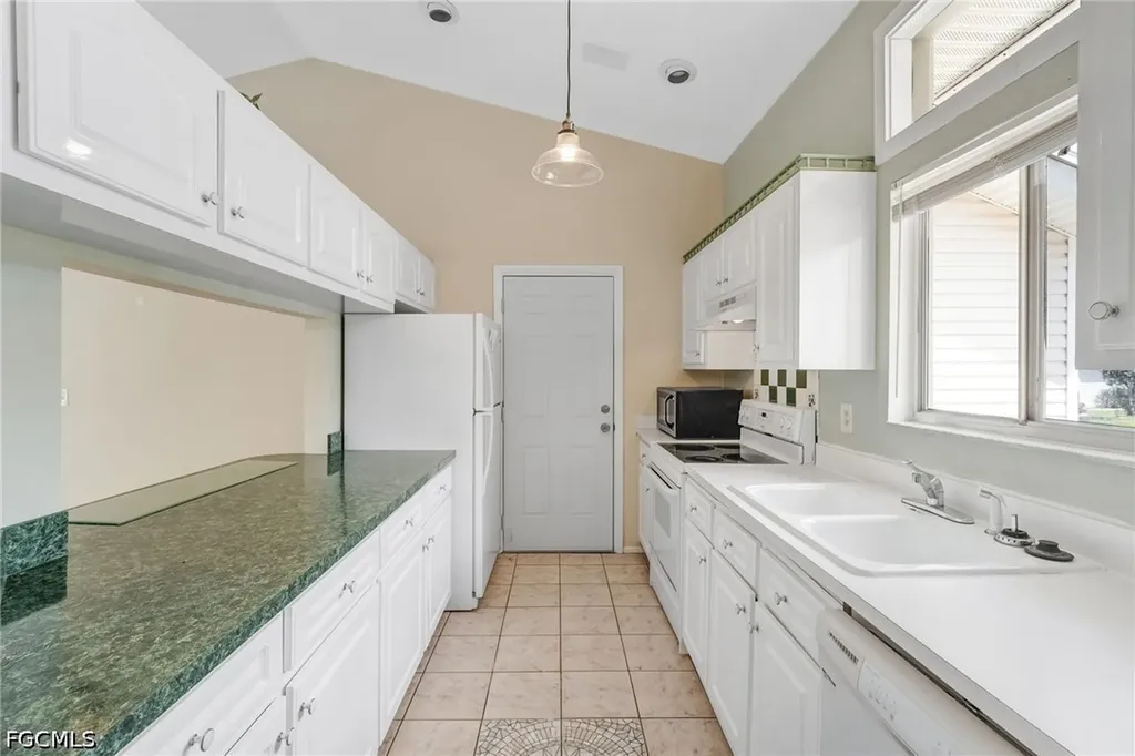 5581 Longleaf Drive North Fort Myers FL 33917