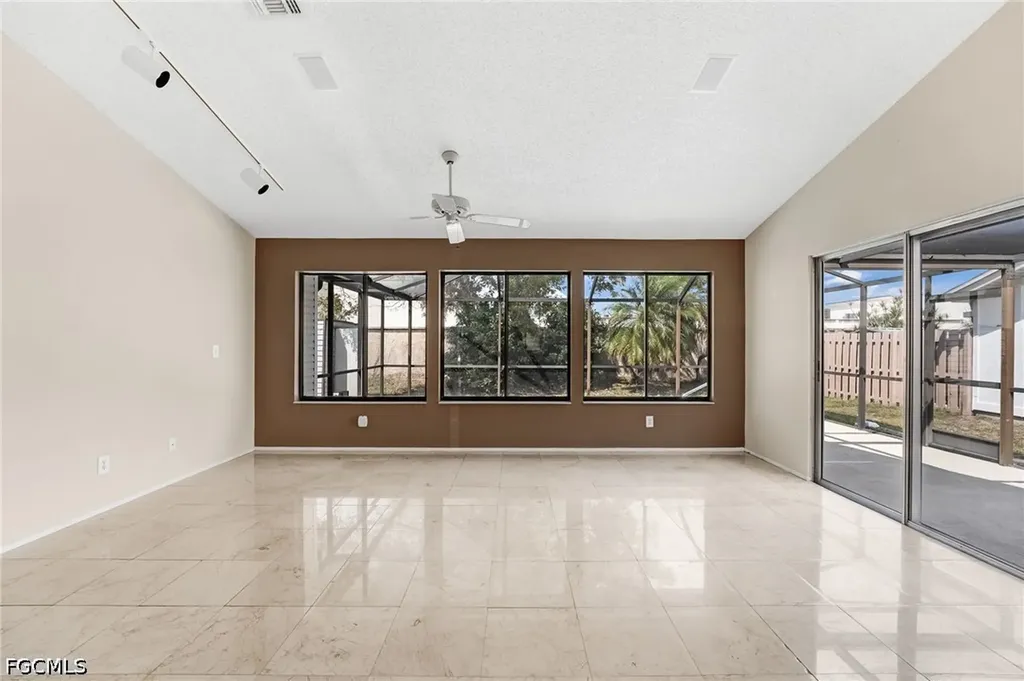 5581 Longleaf Drive North Fort Myers FL 33917