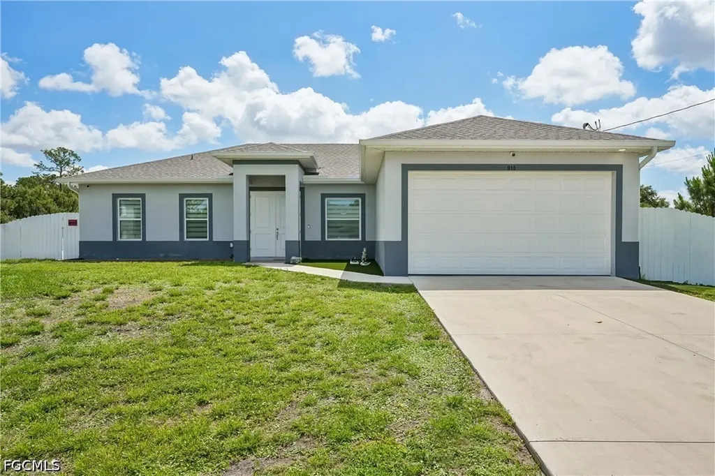 910 Richmond Avenue N Lehigh Acres FL 33972