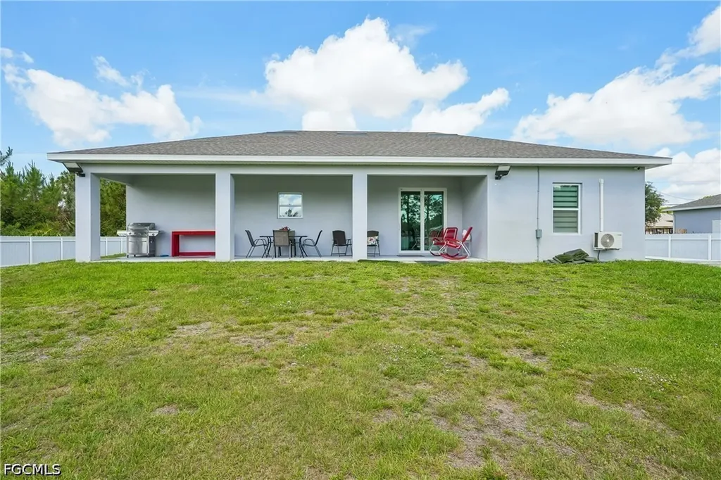 910 Richmond Avenue N Lehigh Acres FL 33972