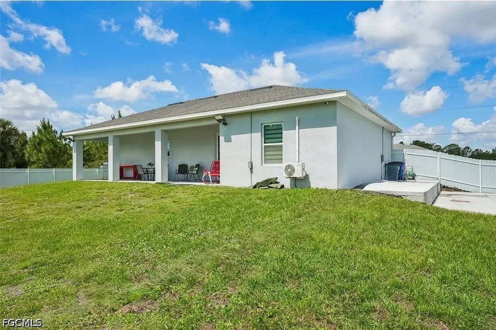 910 Richmond Avenue N Lehigh Acres FL 33972