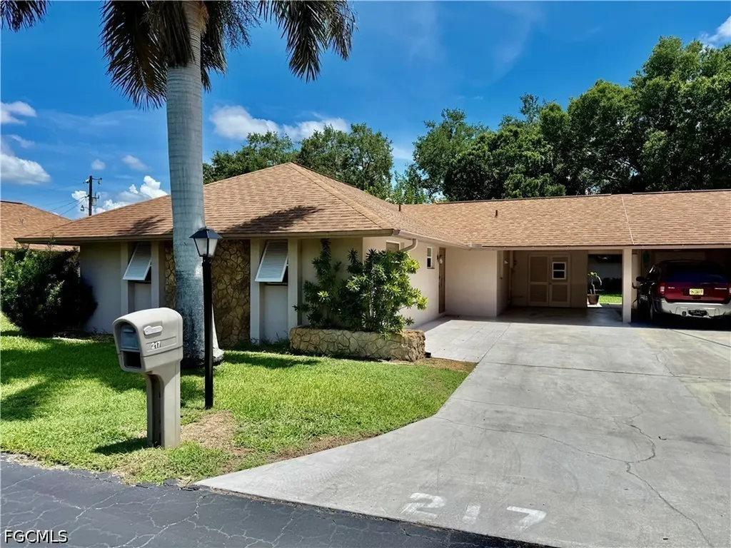 217 Oaklawn Court Lehigh Acres FL 33936