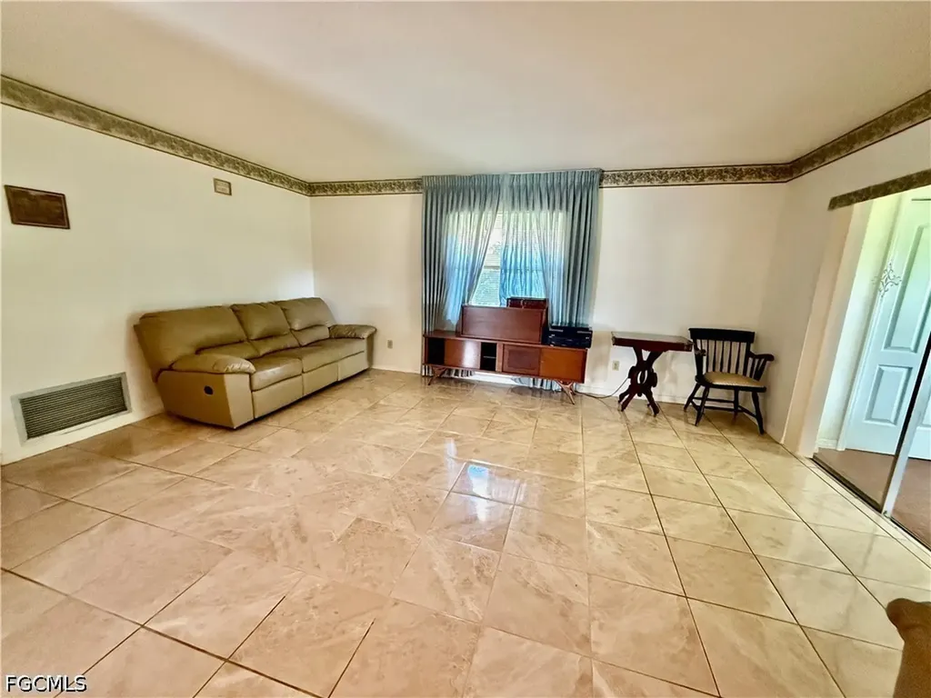 217 Oaklawn Court Lehigh Acres FL 33936
