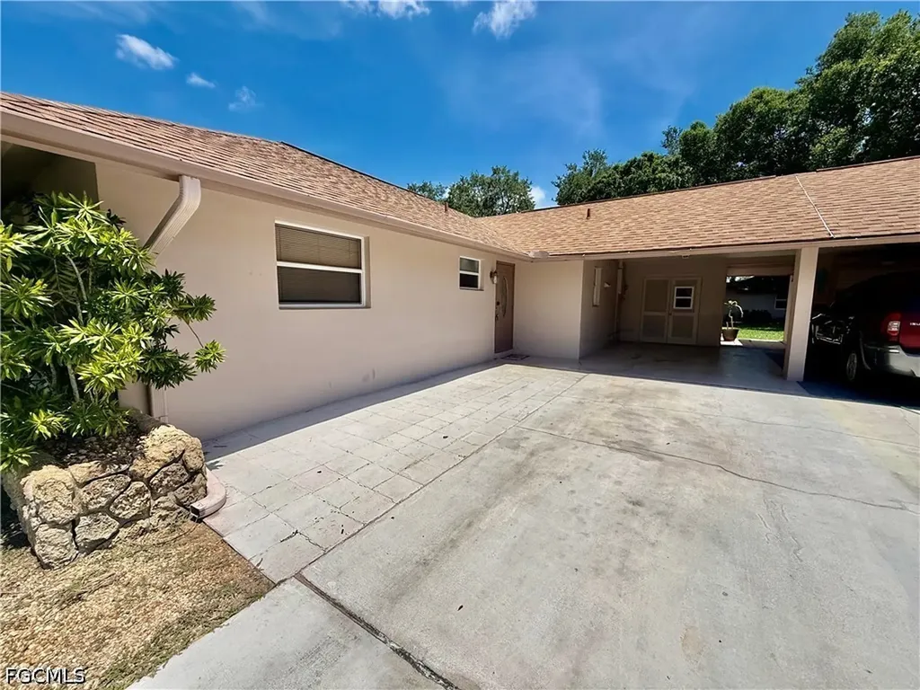217 Oaklawn Court Lehigh Acres FL 33936
