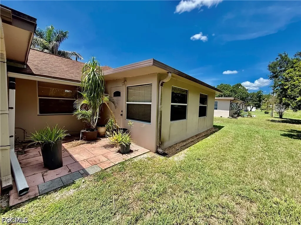 217 Oaklawn Court Lehigh Acres FL 33936