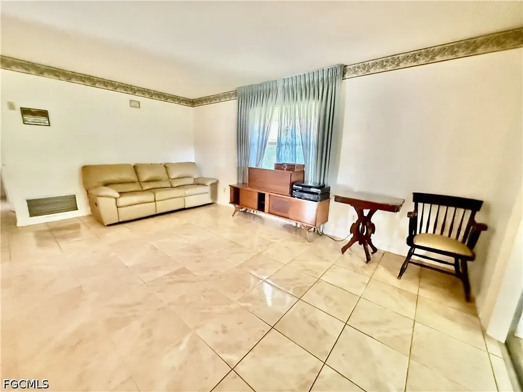 217 Oaklawn Court Lehigh Acres FL 33936