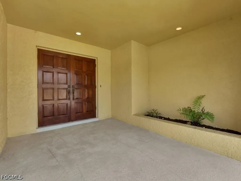 700 Astarias Circle Fort Myers FL 33919