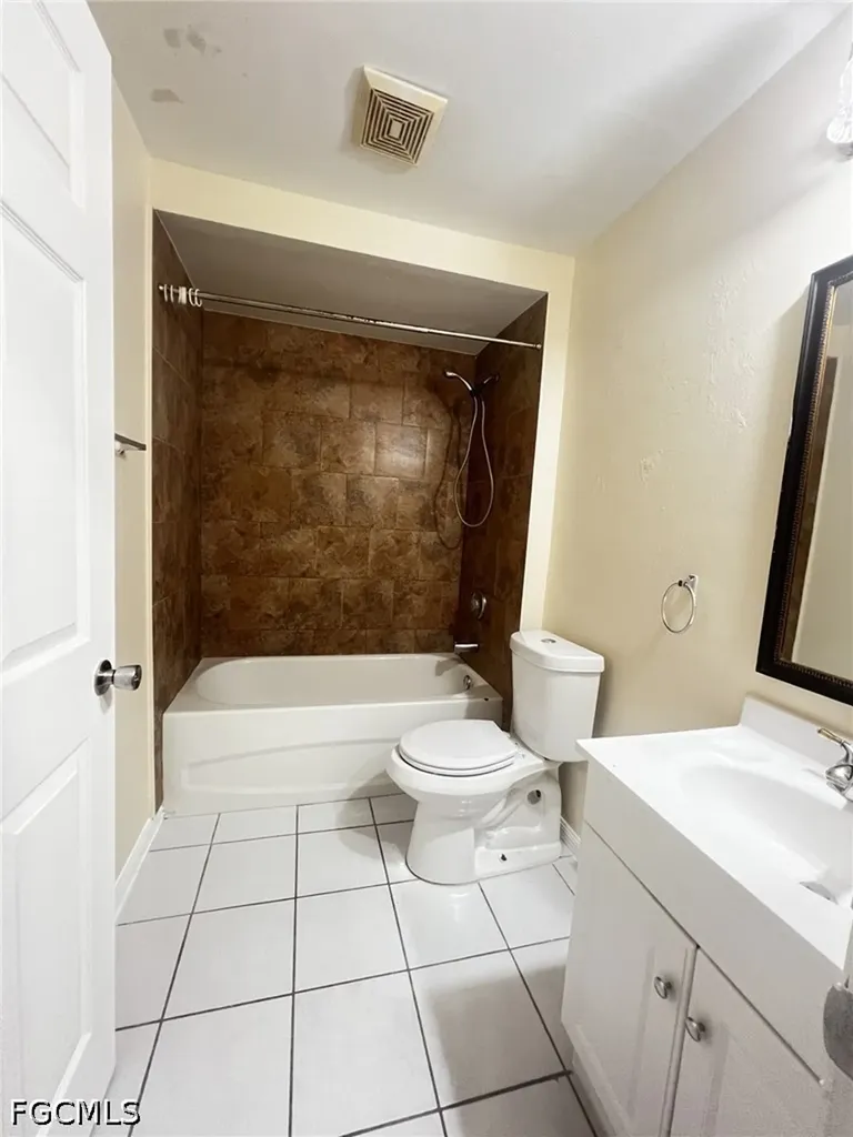 213 SE 23rd Place Cape Coral FL 33990