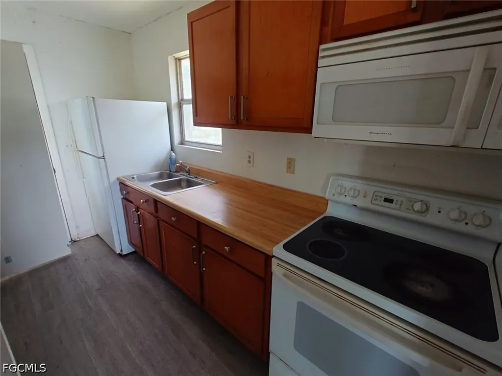 3316 Armstrong Court Fort Myers FL 33916